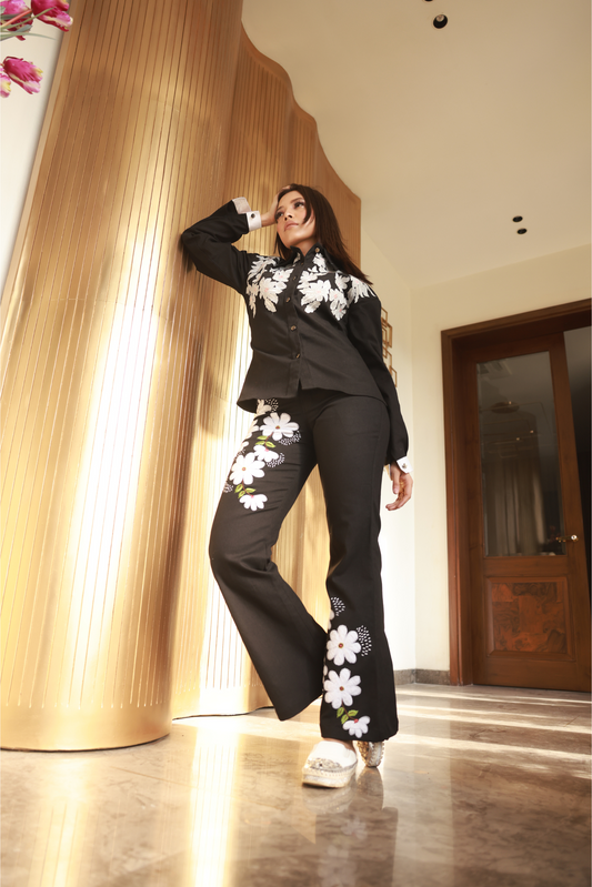 BLOOM DENIMS