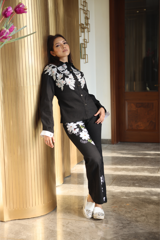 BLOOM DENIMS